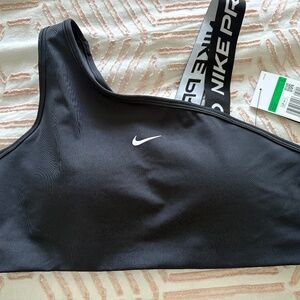 Nike Pro Sports Bra
